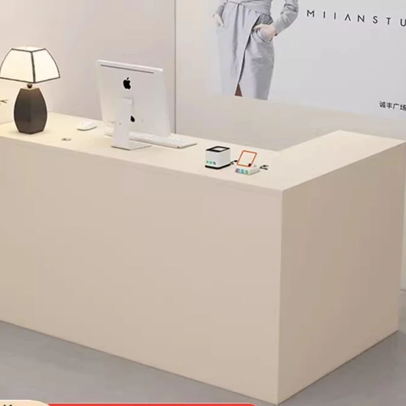 Изогнутые стойки ресепшн для с – обзор и цена Office Furniture Rental